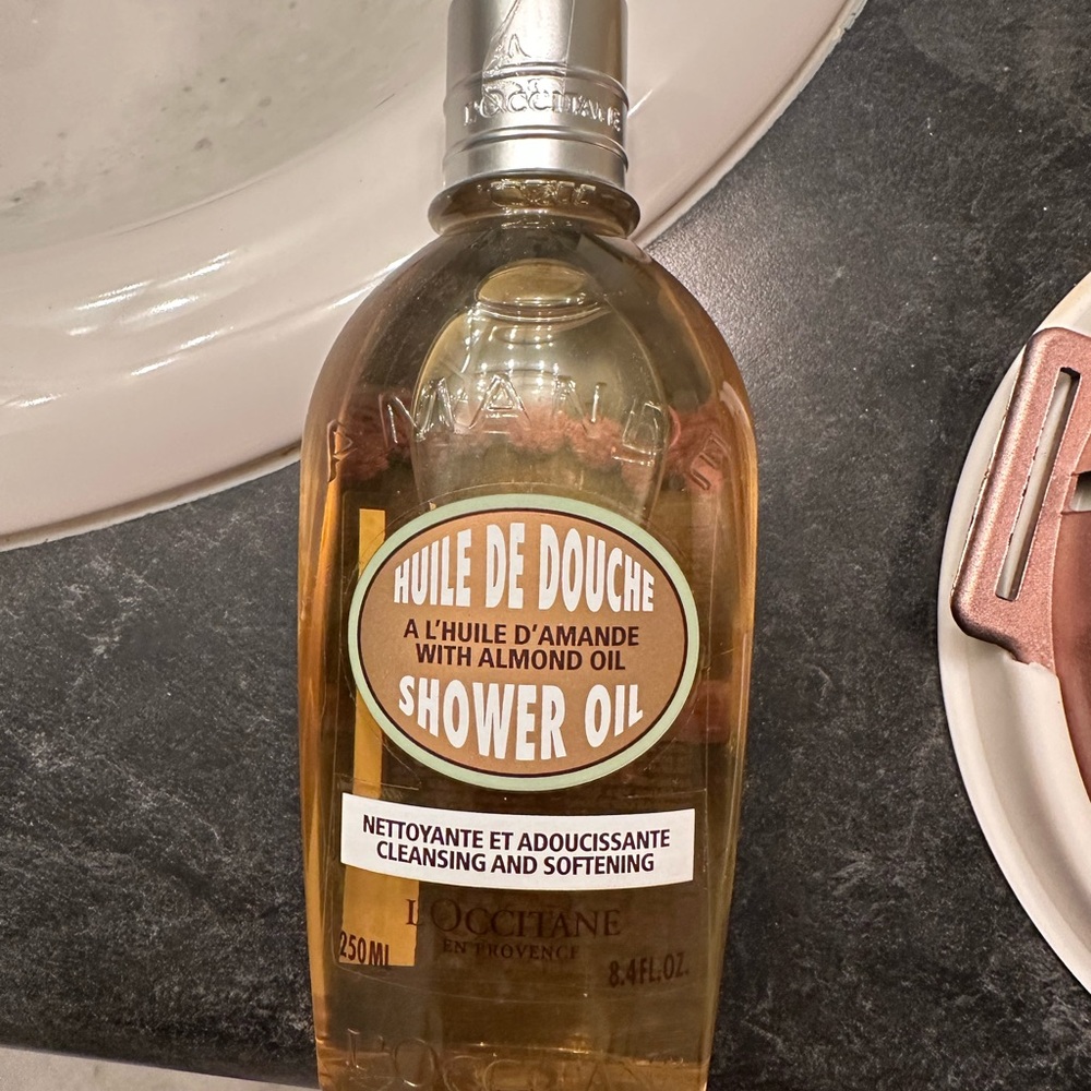 L'Occitane Almond Shower Oil - Gold